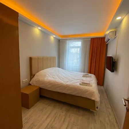 Bigg Leon Hotel Couette-café *
